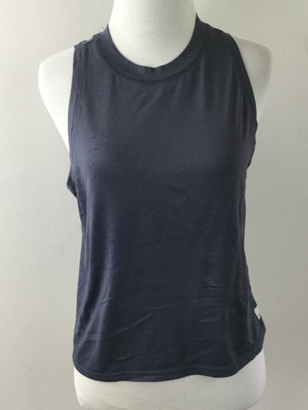 Vuori Charcoal Sleeveless Top s - Picture 6 of 6